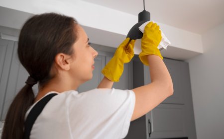 UAE’s Leading Chandelier Cleaning Experts | Infinity