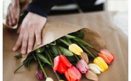 Celebrate small moments with single pink rose with Flowers Mart