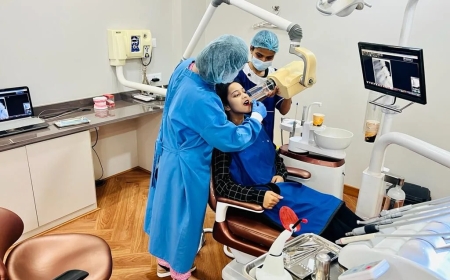 Dental Implants vs. Dentures: Which Is Right for You?