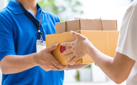 The Pros and Cons of Using a Cheap Courier Service