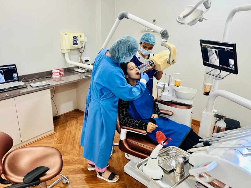 Dental Implants vs. Dentures: Which Is Right for You?